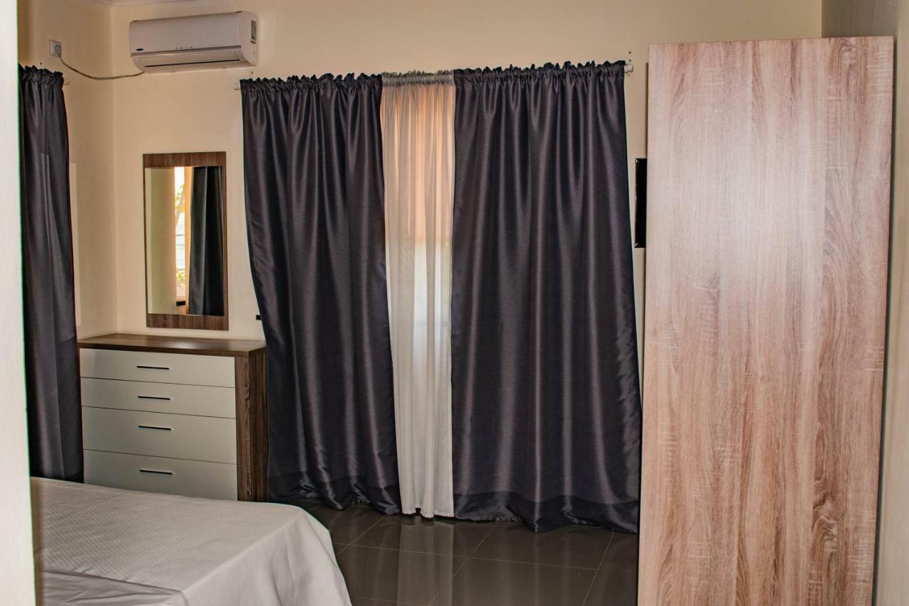 Hotel Vitoria Сан-Томе Экстерьер фото