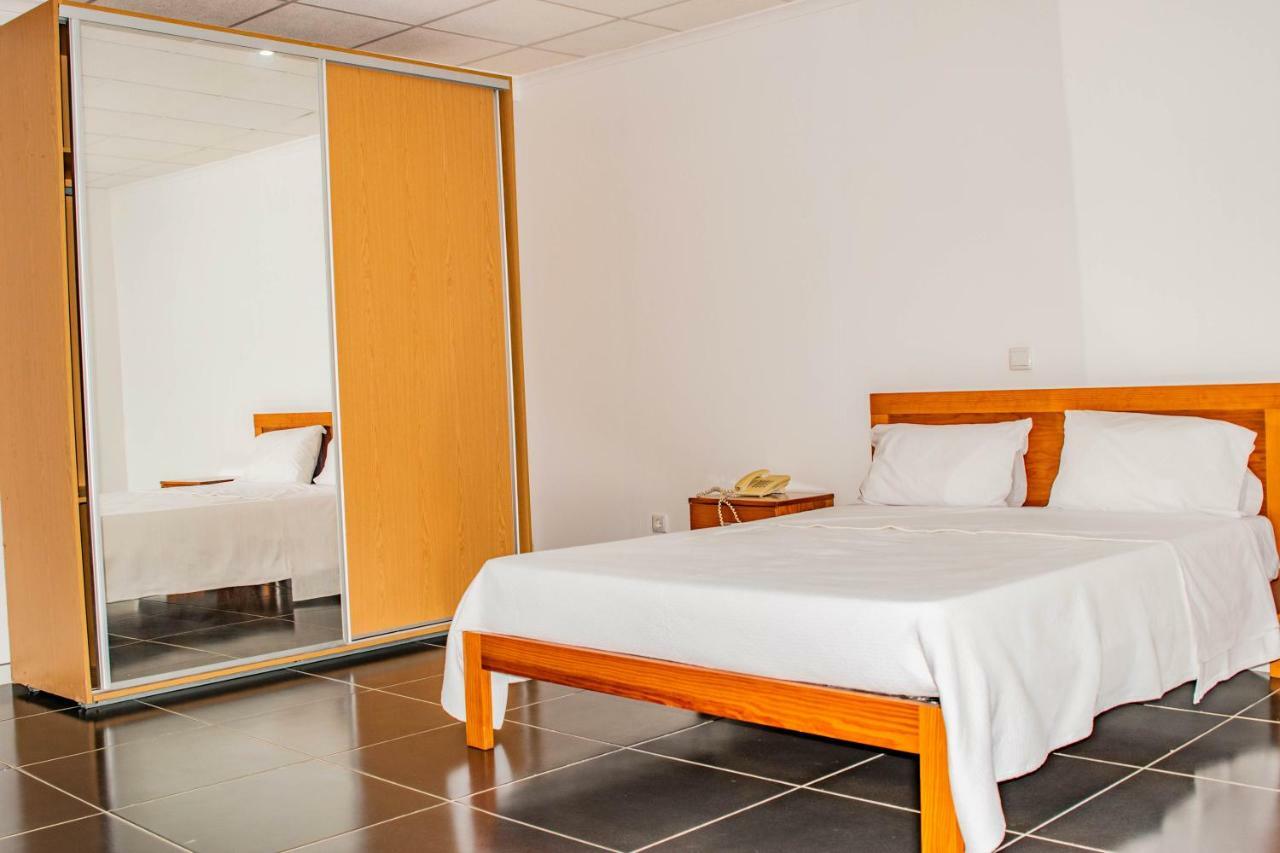 Hotel Vitoria Сан-Томе Экстерьер фото