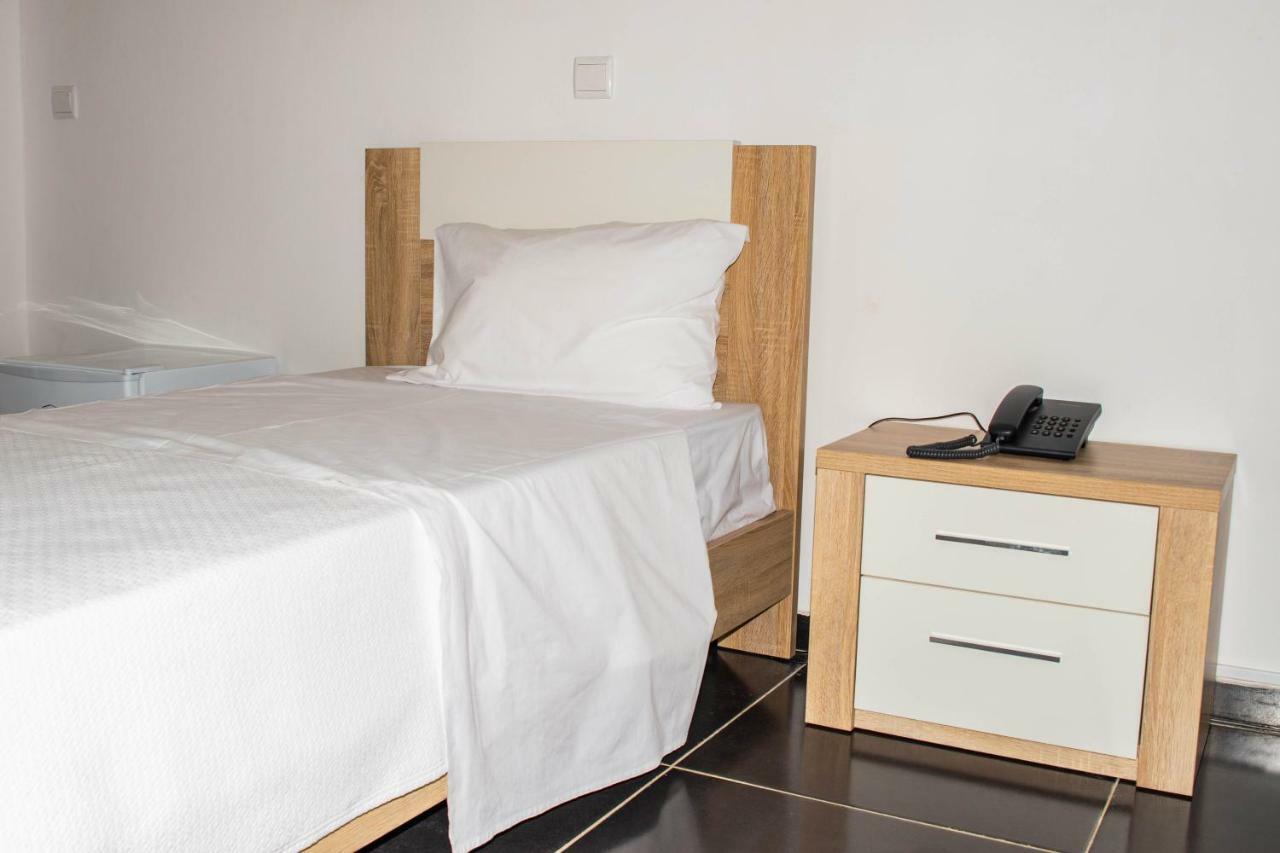 Hotel Vitoria Сан-Томе Экстерьер фото