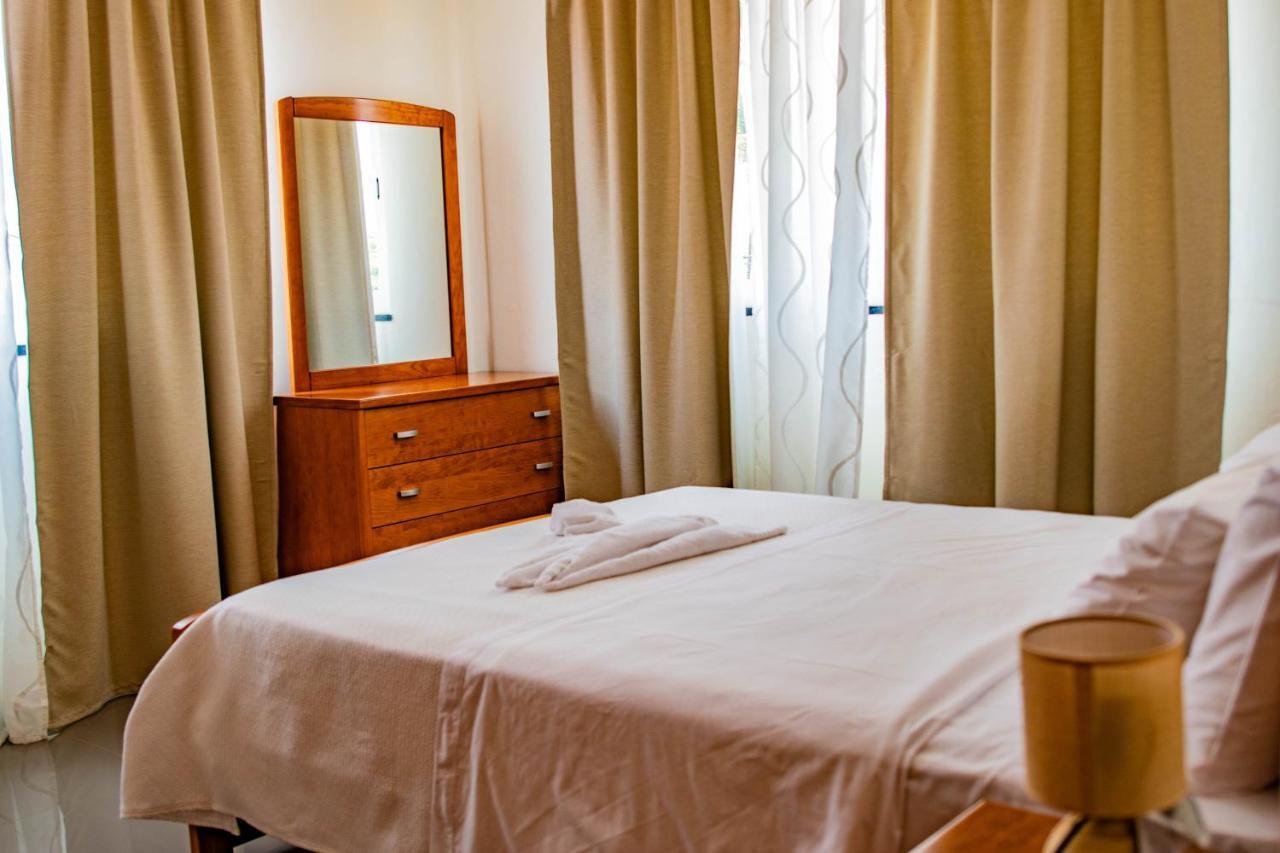 Hotel Vitoria Сан-Томе Экстерьер фото