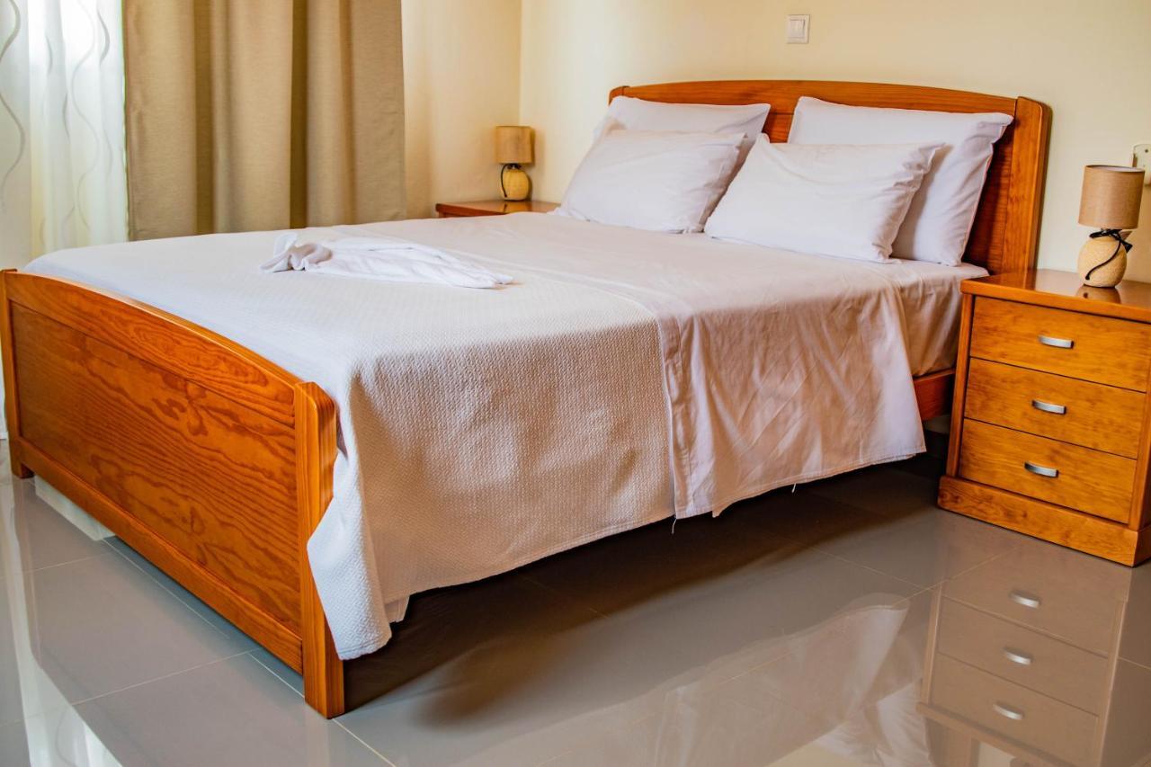 Hotel Vitoria Сан-Томе Экстерьер фото